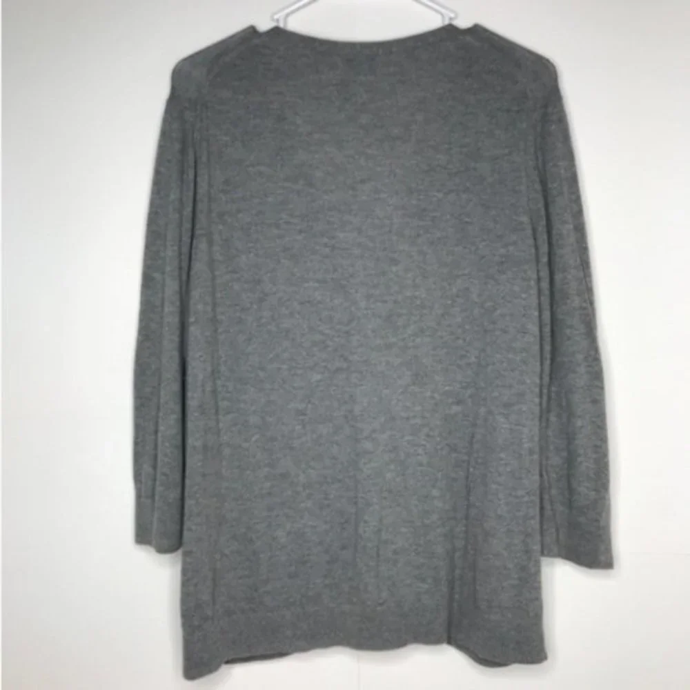 Old Navy Gray Button Up Cardigan Sweater X… - Picture 7 of 8